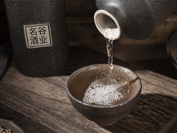 秋冬季喝白酒的好处