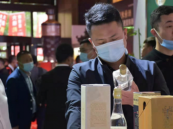 酱香型白酒如何鉴别真酒假酒，假酒鉴别5大妙招